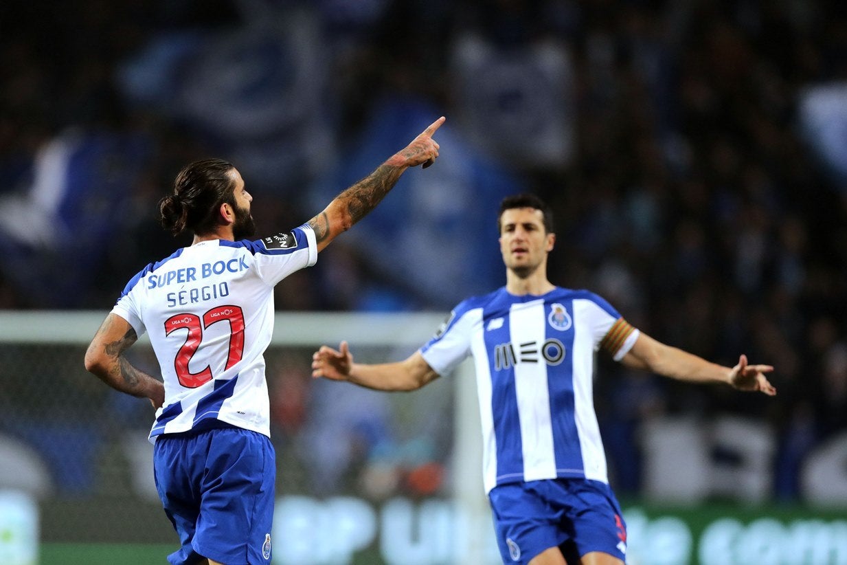 FC Porto Regressa Aos Triunfos Na I Liga E Mantém-se Segundo A Sete ...