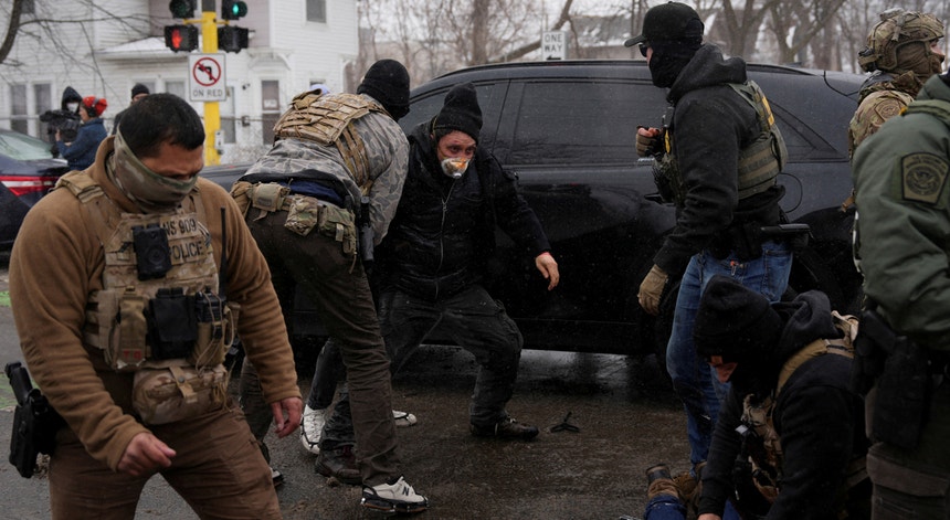 Imagem de ICE acusado de usar criança de cinco anos como 