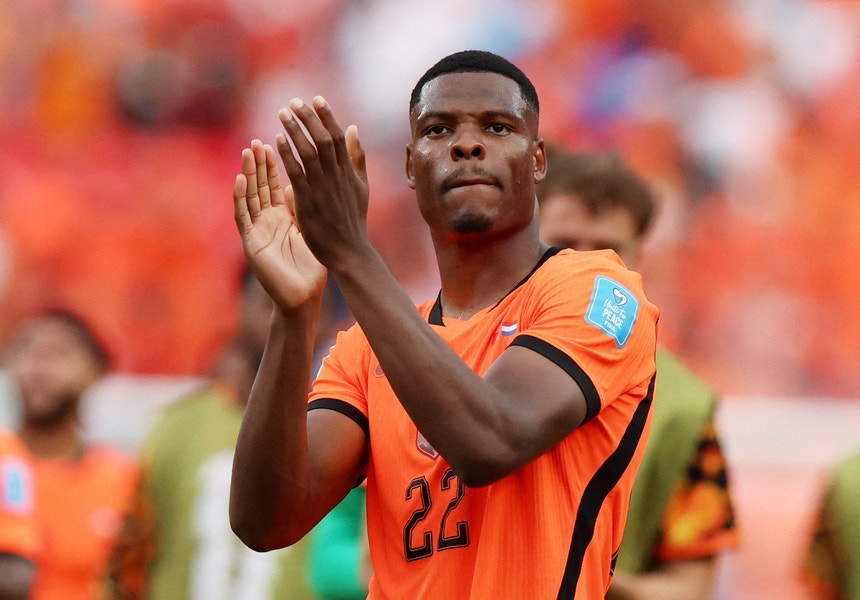 Defesa neerlandês Denzel Dumfries é o novo reforço de José Mourinho no Real Madrid