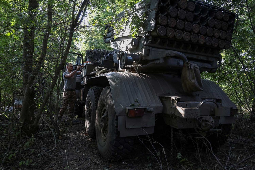 Tropas ucranianas perto da cidade de Bakhmut, na região de Donetsk.
