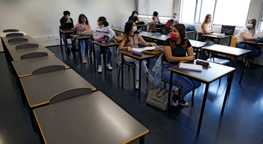 A primeira fase dos exames nacionais termina hoje
