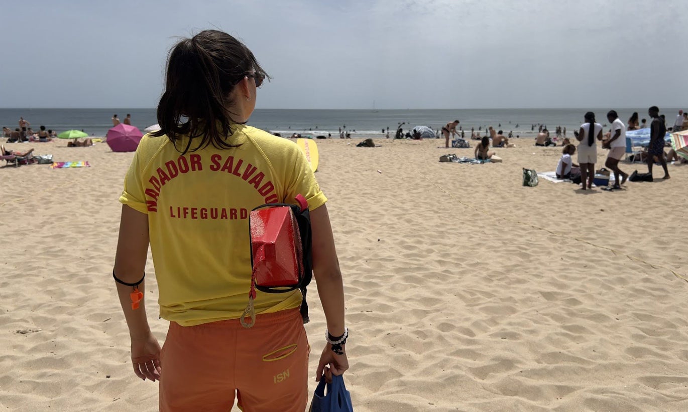 APA esclarece que banhistas podem colocar chapéus-de-sol em frente às concessões de praia