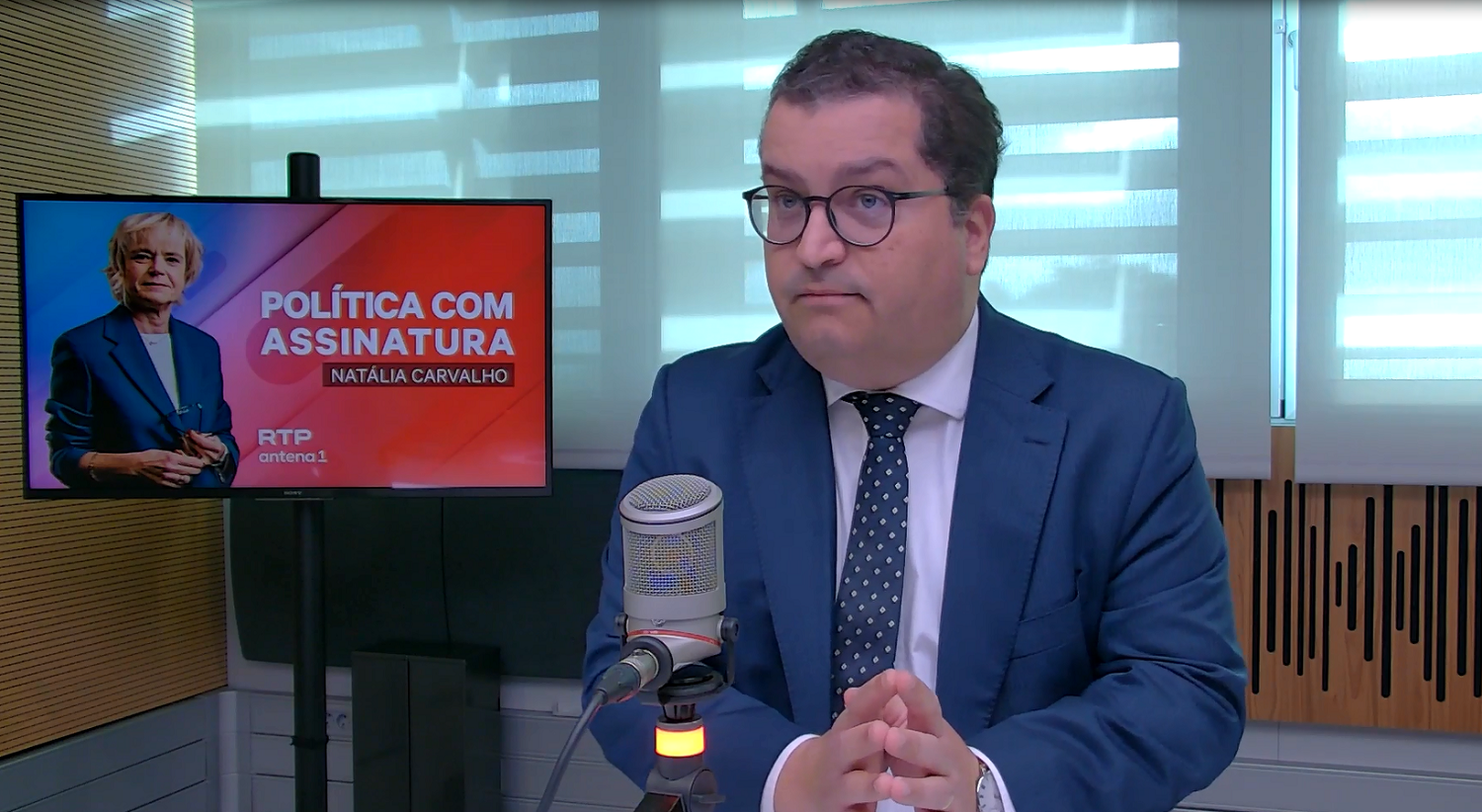 Ministro das Finanças admite um pequeno défice para este ano