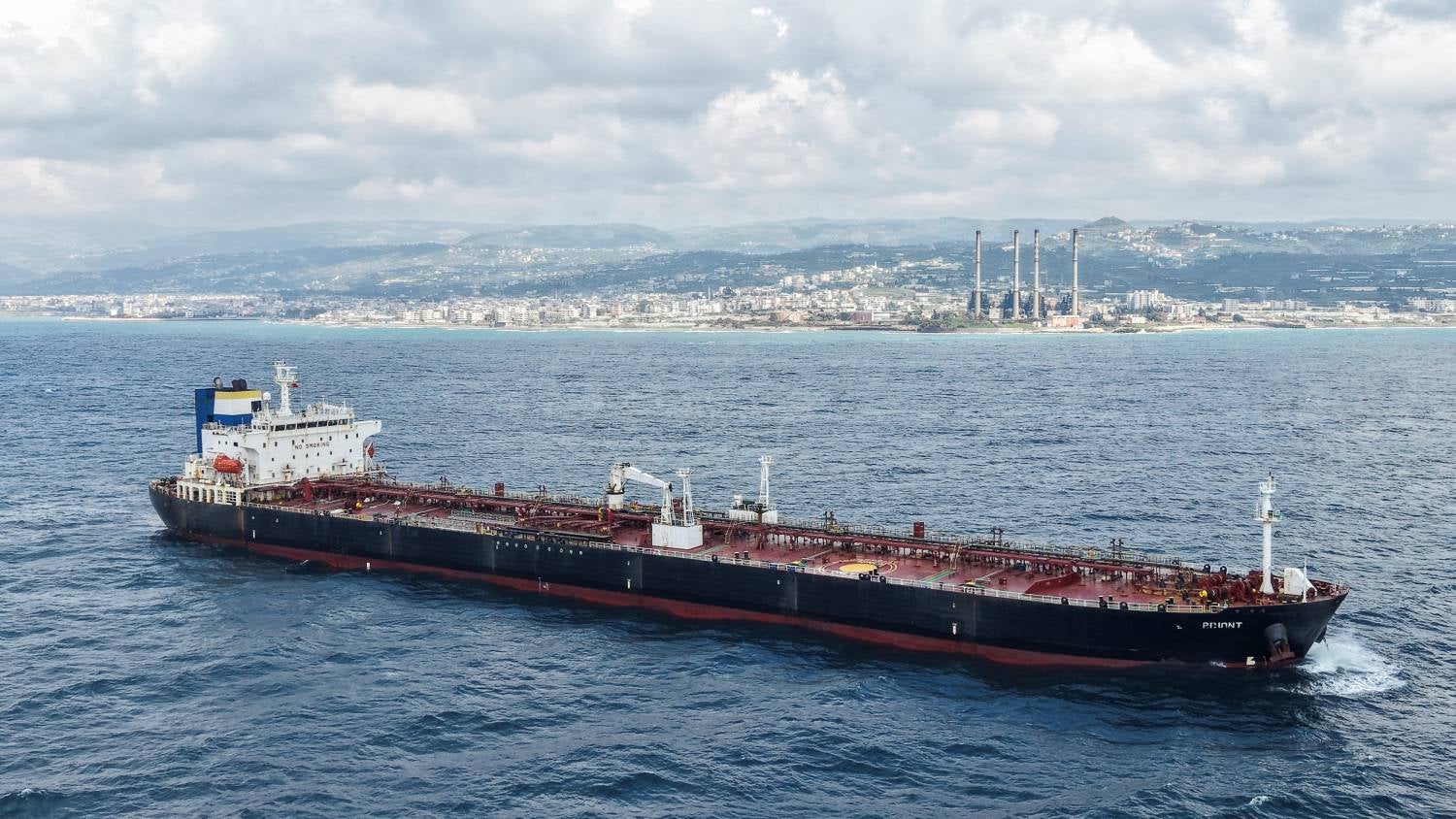 A Guerra no Irão Reduz a Oferta Global de Petróleo
