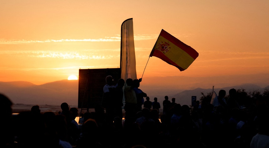 Comício de abertura da campanha eleitoral do partido espanhol de extrema-direita Vox em Puerto Almerimar, El Ejido, a 6 de julho de 2023
