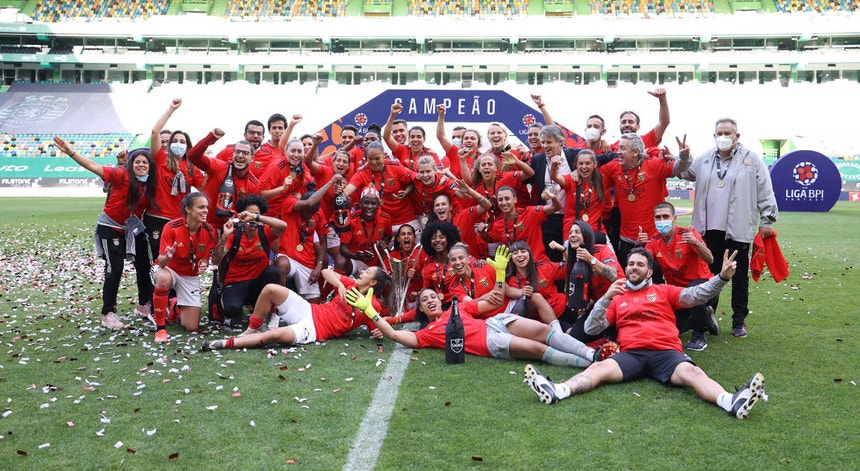 A equipa feminina do Benfica venceu o primeiro campeonato nacional da I divisão da sua história
