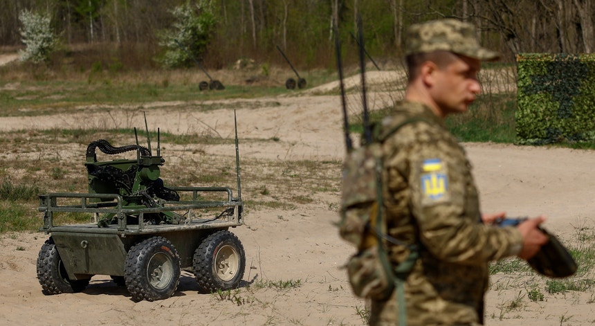 O objetivo russo, segundo o comandante-chefe das forças ucranianas, será tomar Chasiv Yar antes de 9 de maio.
