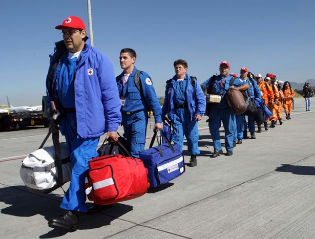  Da Col&ocirc;mbia partiu um avi&atilde;o cheio de volunt&aacute;rios que v&atilde;o ajudar os haitianos 