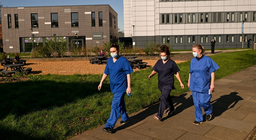 Surto de meningite no Reino Unido coloca risco 