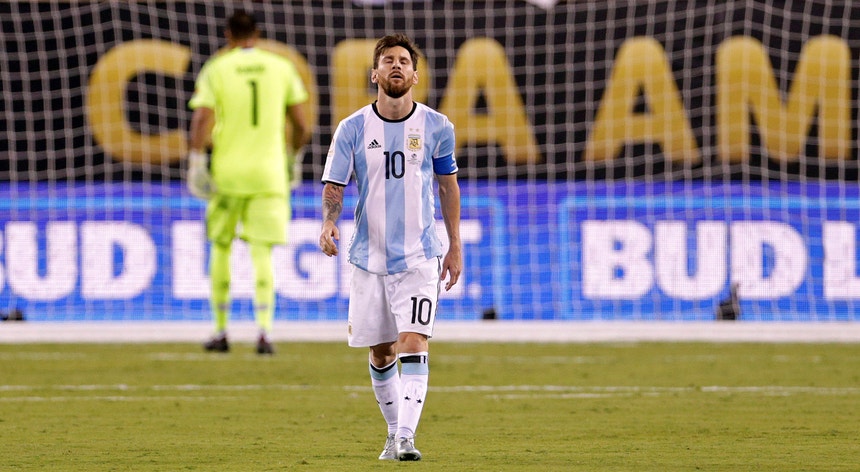 Messi renunciou à seleção argentina depois de perder mais uma final pela equipa 'albiceleste'
