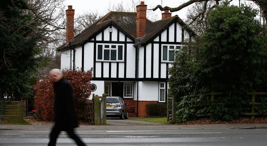 A moradia identificada como sendo a morada de Christopher Steele, o ator do relatório sobre os documentos russos que alegadamente comprometem Trump Foto: Reuters A moradia identificada como sendo a morada de Christopher Steele, o ator do relatório sobre os documentos russos que alegadamente comprometem Trump Foto: Reuters