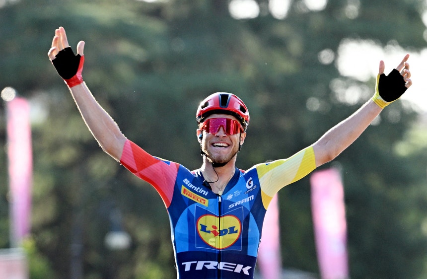 Imagem de Jonathan Milan vence ao sprint e é o primeiro líder da Volta à Polónia