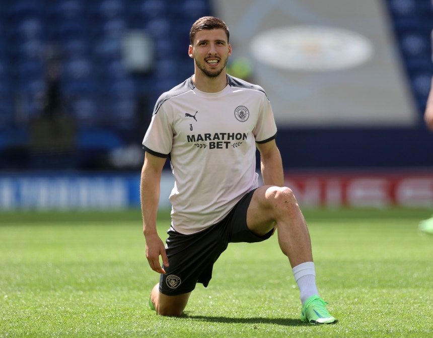 Lesão na coxa obriga a paragem de Ruben Dias até seis semanas