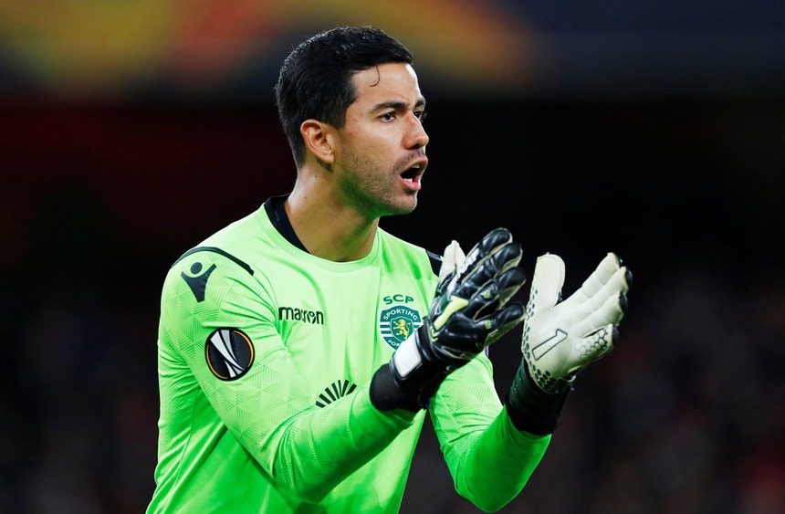 Sporting confirma contrataÃ§Ã£o do guarda-redes Renan