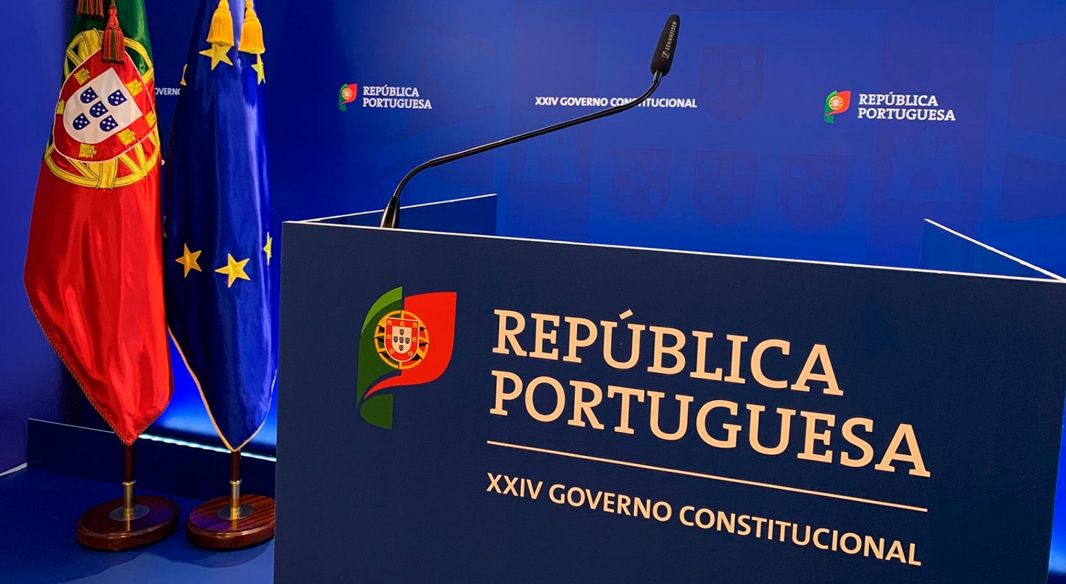 Logótipo do Governo sofreu várias trocas em poucas horas no portal do ...