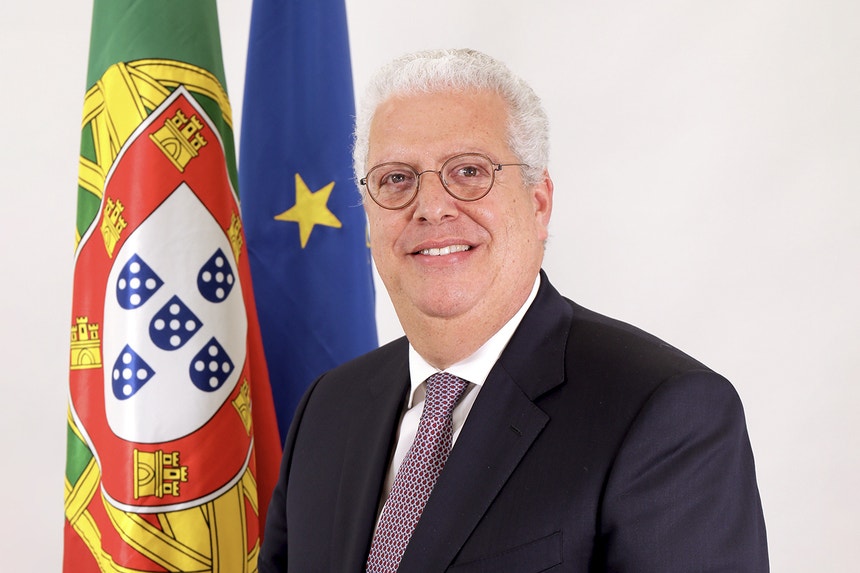 Anúncio de novo aeroporto é "uma vantagem" económica para Portugal, diz ministro da Economia