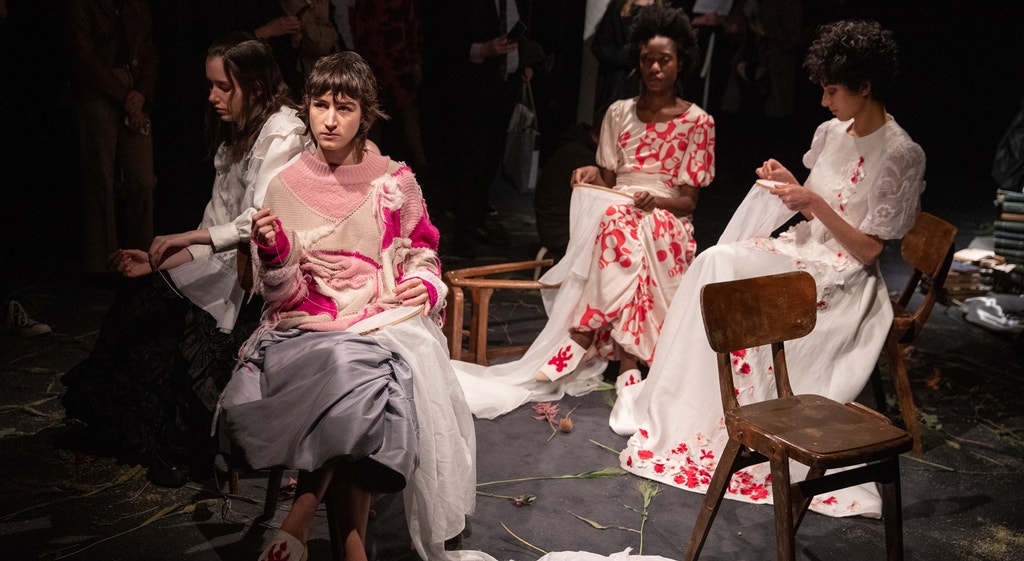 Imagem ilustrativa: Moda sentada