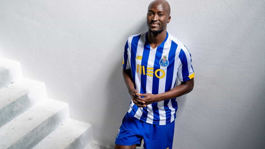 Fc Porto Apresenta Equipamentos Para A Nova Epoca