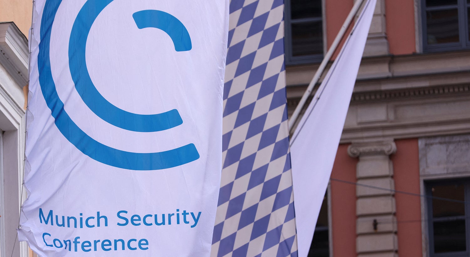 Tensão entre Bruxelas e Washington, guerra na Ucrânia. O que esperar da Conferência de Munique?