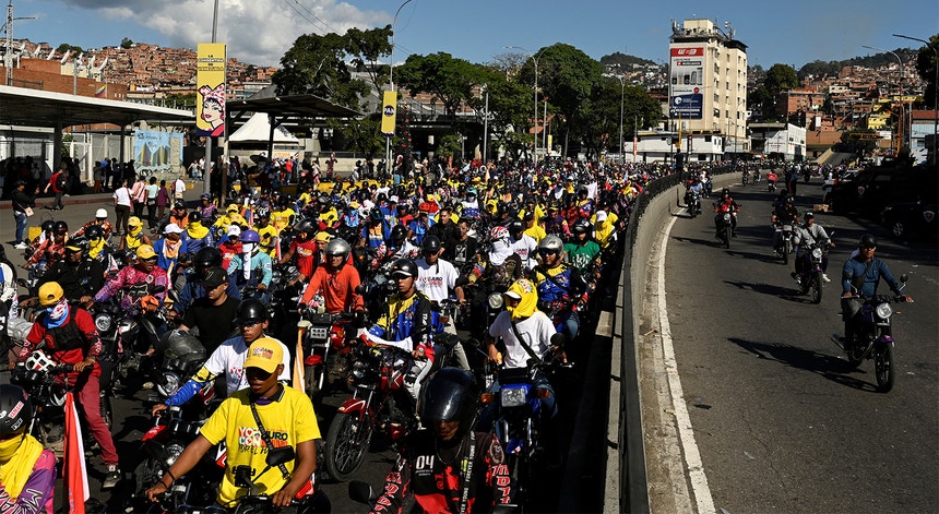 Imagem relacionada com a notícia: Esperadas milhares de pessoas nas ruas da Venezuela