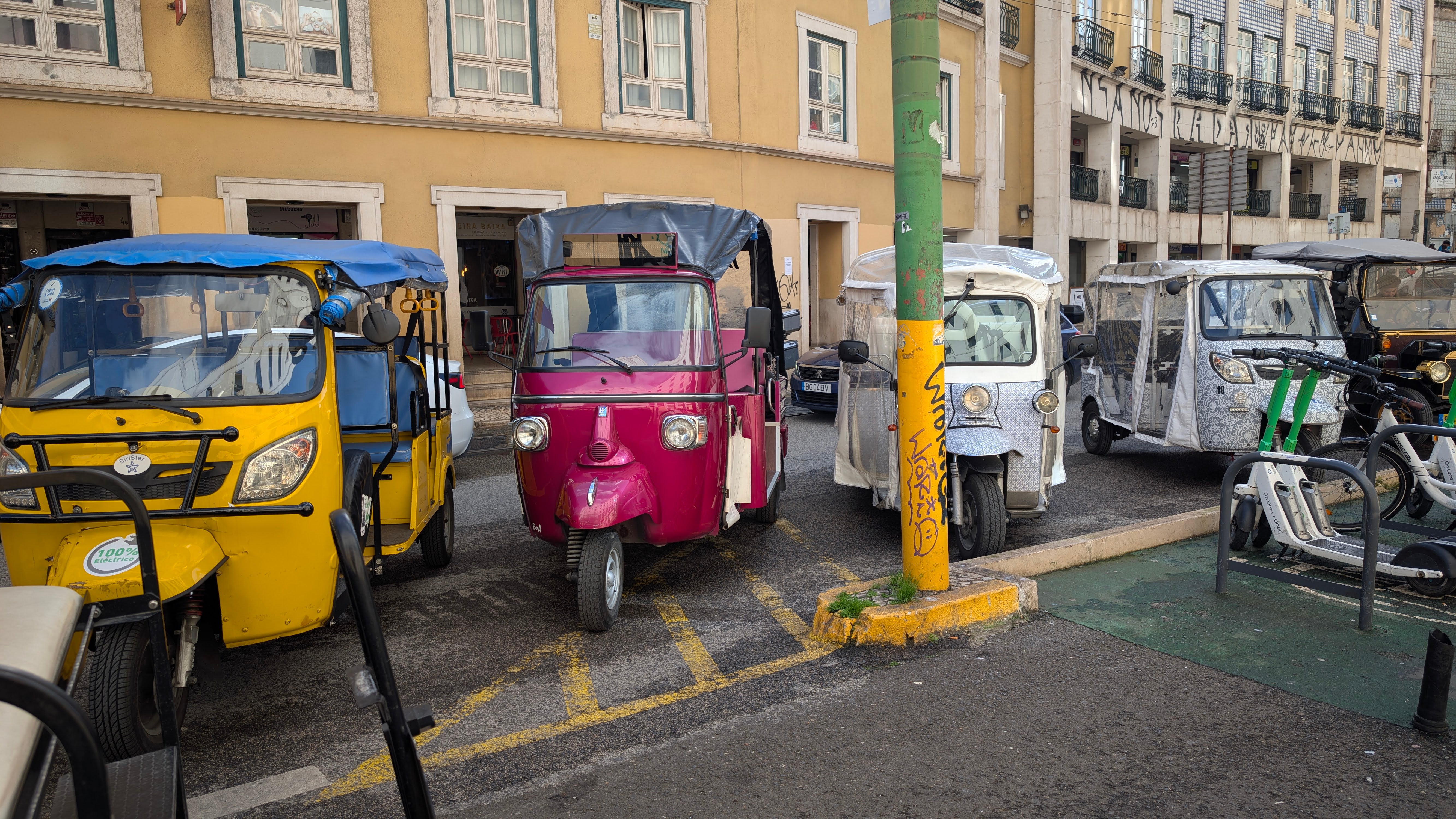 Lisbon issued an average of nearly 90 fines per day to tuk-tuks since new rules were implemented by the end of 2025