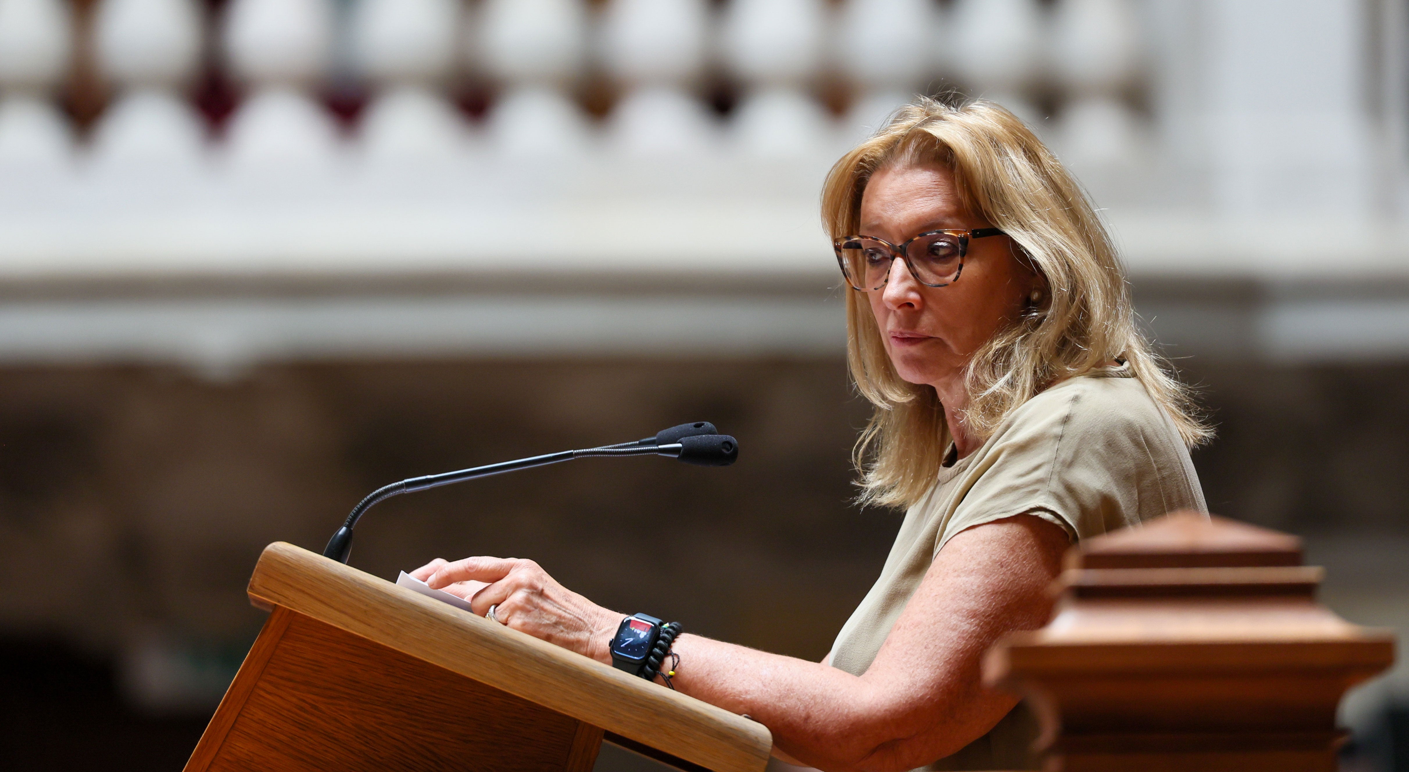 Ministra do Trabalho diz que Portugal se habituou "a pensar pequeno"