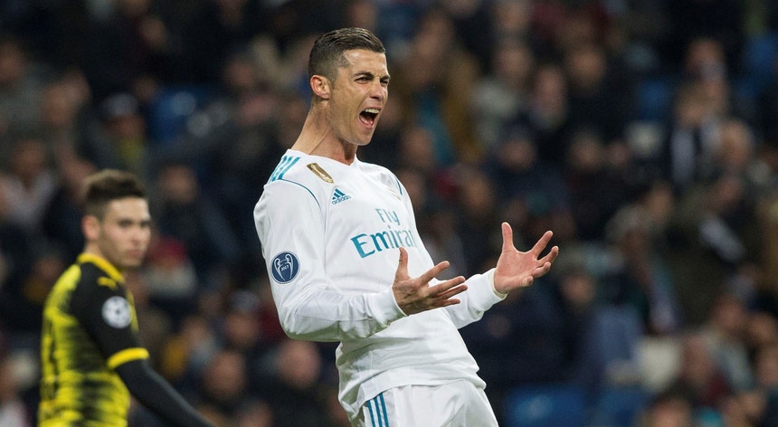 Esta quarta-feira Cristiano Ronaldo marcou um golo ao Dortmund e tornou-se o primeiro a marcar nos seis jogos da fase de grupos da "Champions" 
