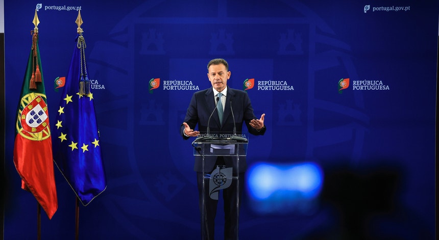 Primeiro-ministro quer "reimplementar cultura de exigência" e qualidade na Educação