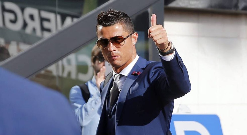 Cristiano Ronaldo poderá voltar a sagrar-se o melhor jogador do Mundo, o que a confirmar-se acontecerá pela quinta vez
