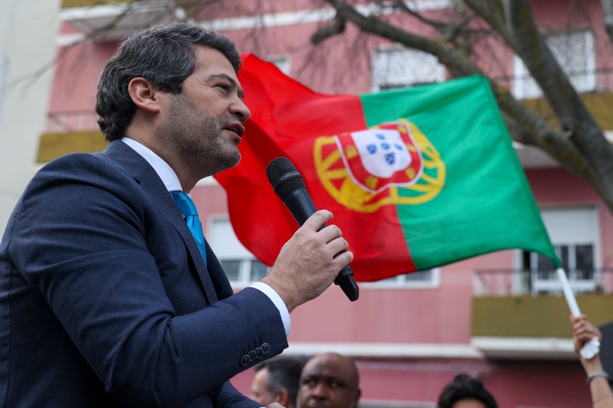 Imagem ilustrativa: Ventura diz-se "contra as elites" e dramatiza discurso. "Querem calar este movimento"