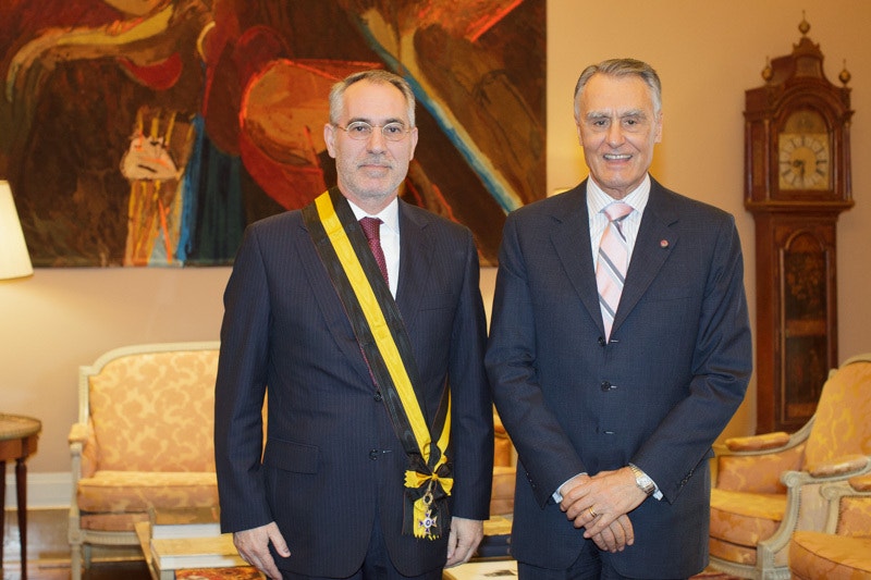 José Júlio Pereira Gomes com o então Presidente da República Aníbal Cavaco Silva. 
