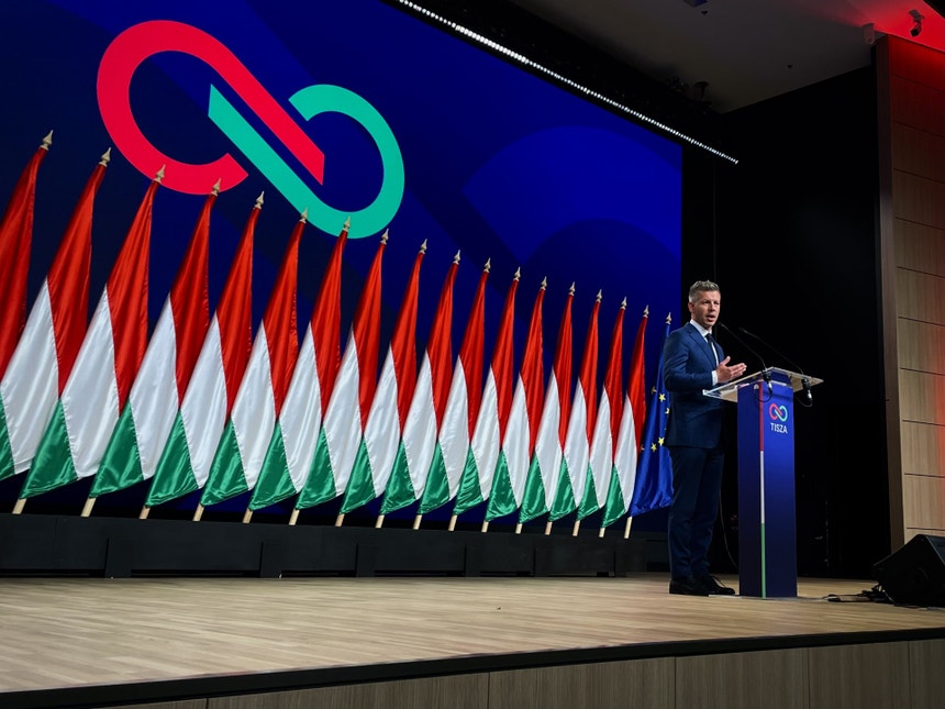 Magyar acusa Governo de Orbán de estar a destruir documentos