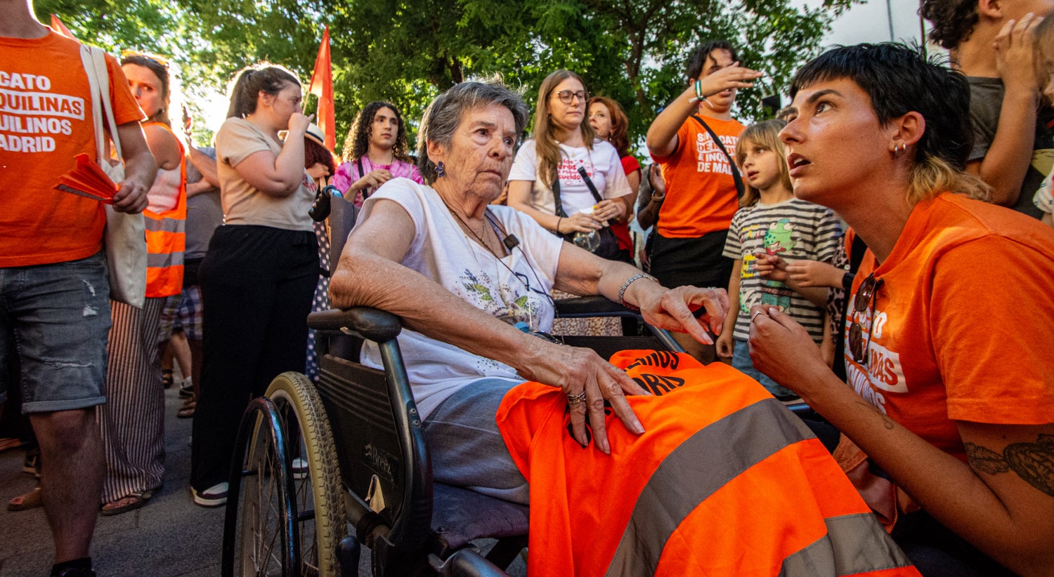 Protestos em Madrid. Imobili�ria recua e permite regresso de Maricarmen a casa
