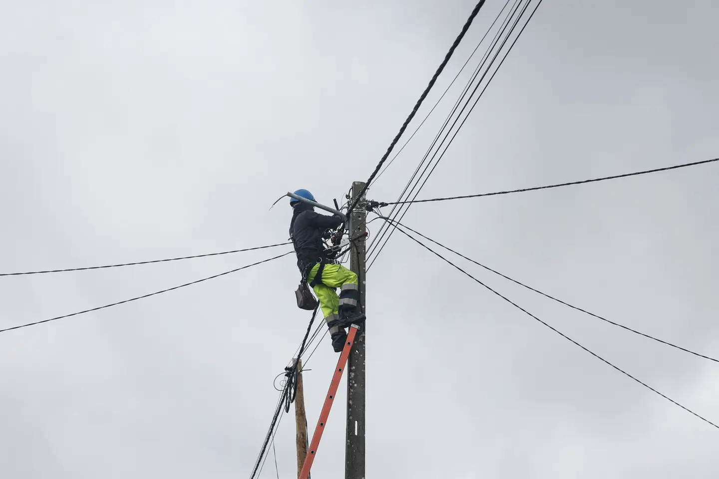 4,500 customers still without power after Kristin