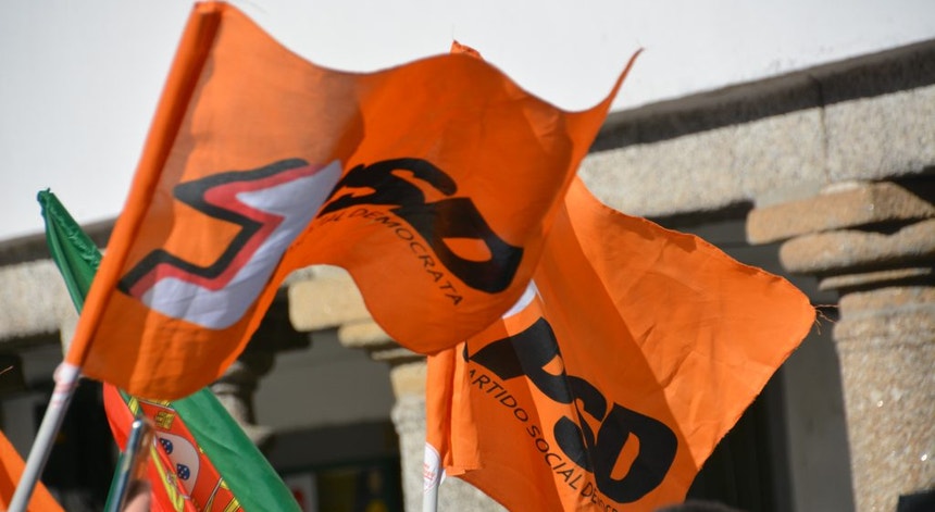 O congresso do PSD arranca com o partido a reclamar a liderança da oposição total ao Governo socialista
