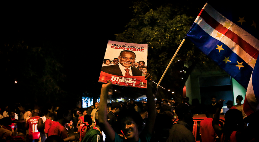 Os cabo-verdianos festejaram na rua a vitória do MpD 
