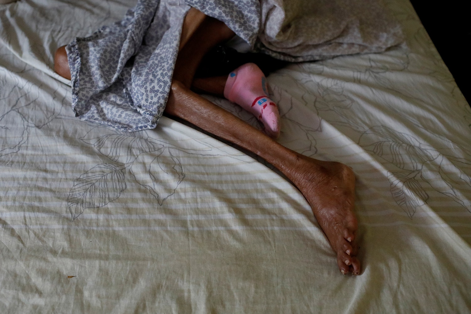  Sibilina Caro descansa na casa da sua filha Judith Palmar /Foto: Marco Bello - Reuters 