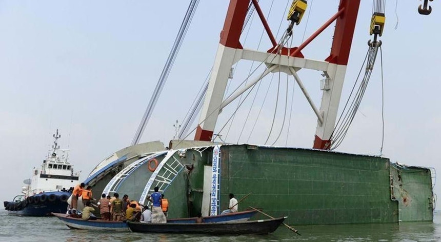 Os naufrágios são frequentes no Bangladesh
