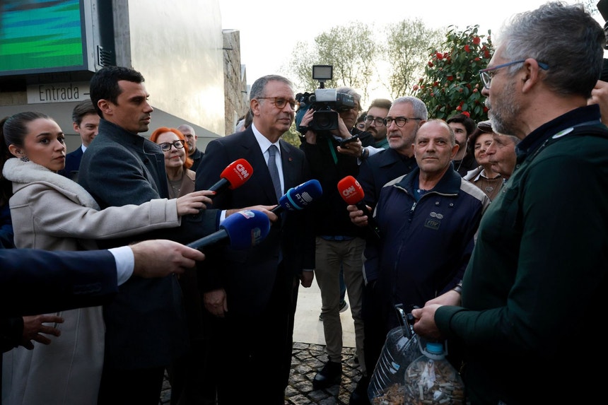 Imagem de Seguro termina dia no Porto: 