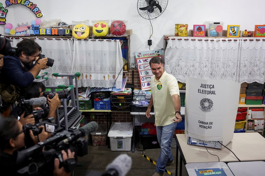 Flávio Bolsonaro espera decisão de Presidente do Brasil já na primeira volta