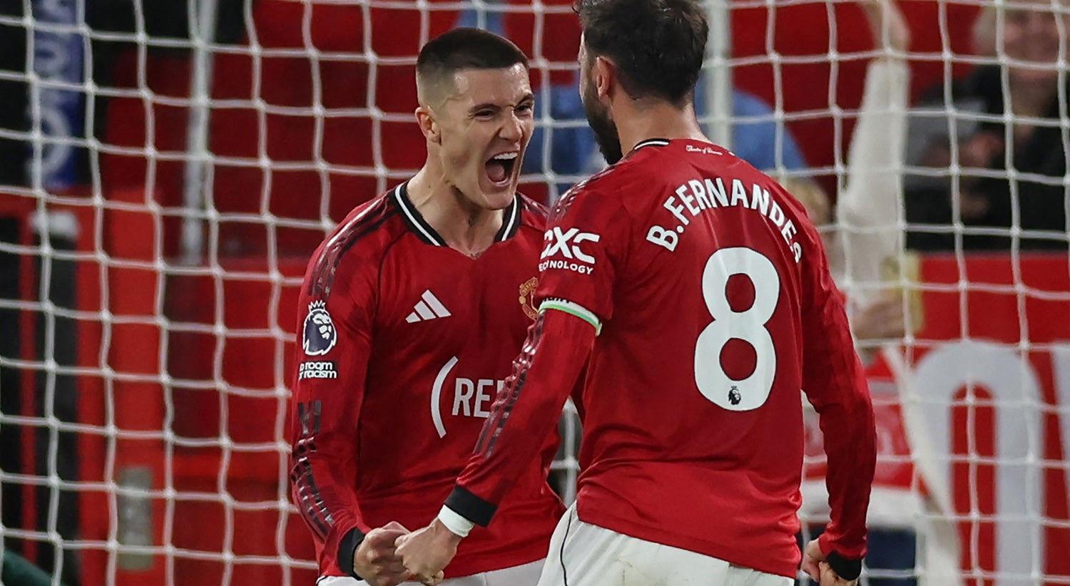 Manchester United isolado no terceiro lugar