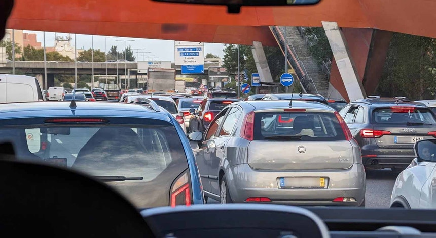 Mais 450 mil carros em três anos nas estradas portuguesas