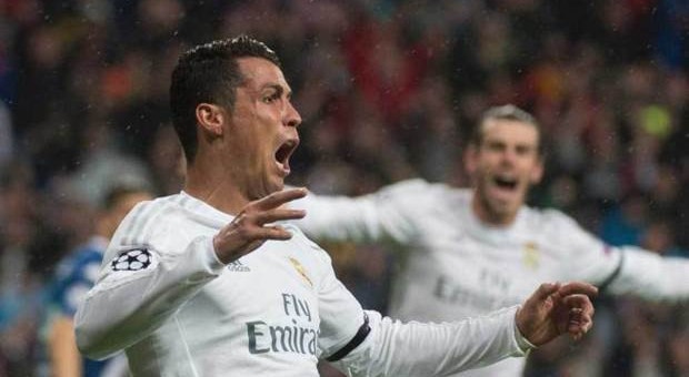 Ronaldo festeja um dos 3 golos
