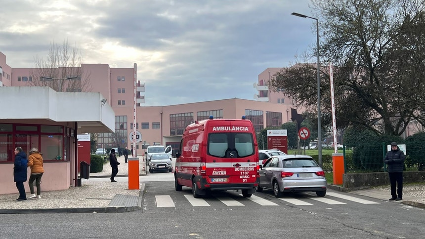 Imagem de Doentes urgentes com espera de mais de 10 horas nas urgências do Amadora-Sintra