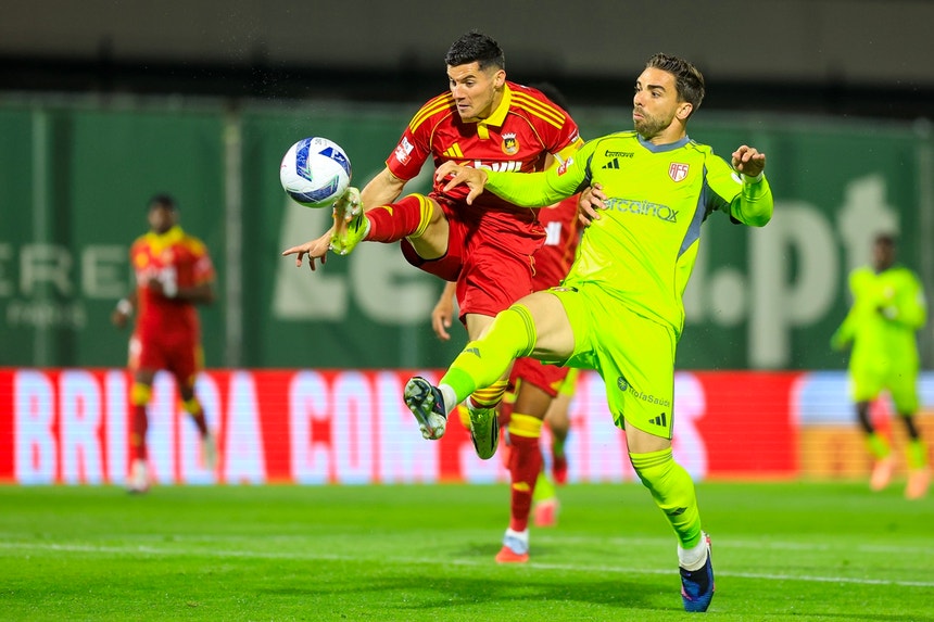 Imagem de Aves empata na visita ao Rio Ave e evita despromoção antecipada