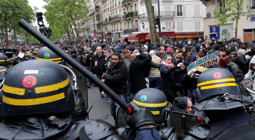 Protestos anti-Macron em Paris. Foto: Jean-Paul Pelissier - Reuters
