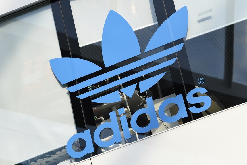 Adidas suspende parceria com a Federação Russa de Futebol - Internacional -  Jornal Record