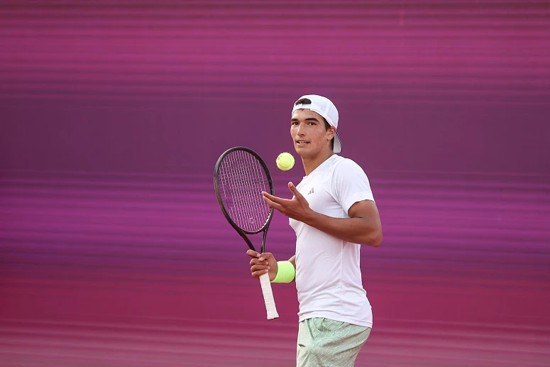 Imagem relacionada com a notícia: Henrique Rocha está na final da qualificação para o Open da Austrália
