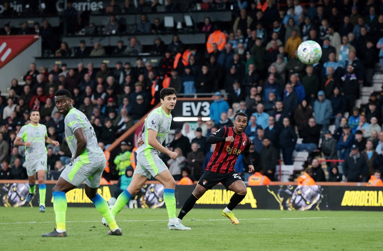 Arsenal sagra-se campe�o ap�s deslize do Manchester City em Bournemouth
