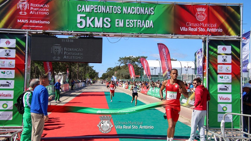 Imagem de Laura Taborda e Etson Barros campeões nacionais de 5 km em estrada